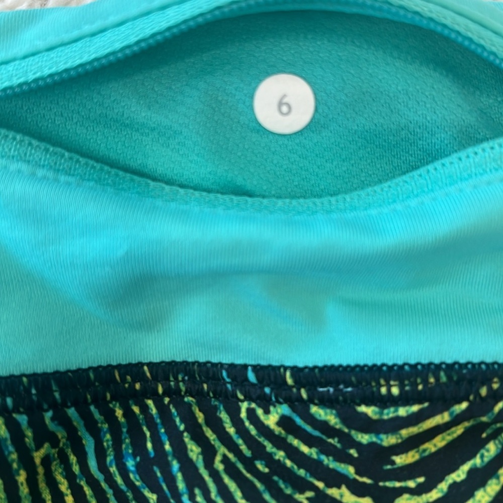 Lululemon Seawheeze speed up shorts size 6 VEUC - Picture 5 of 5